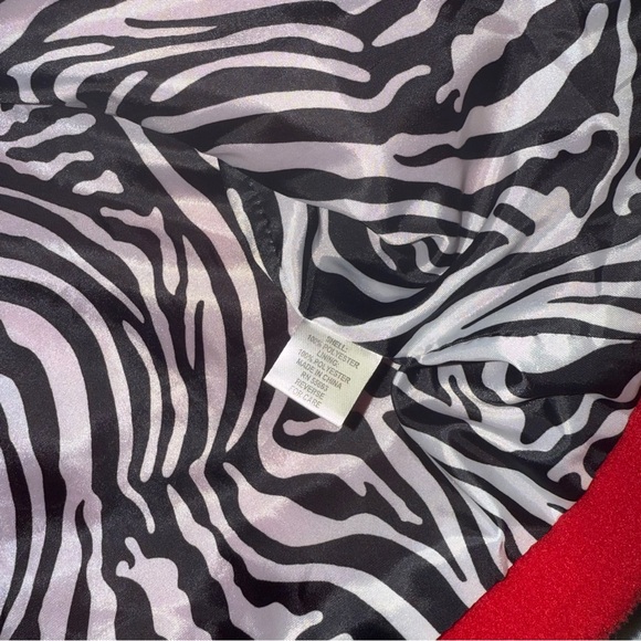 Woman’s Plus Christmas Red Sleeveless Zip-Up Vest Zebra Black White Lining - Picture 11 of 13